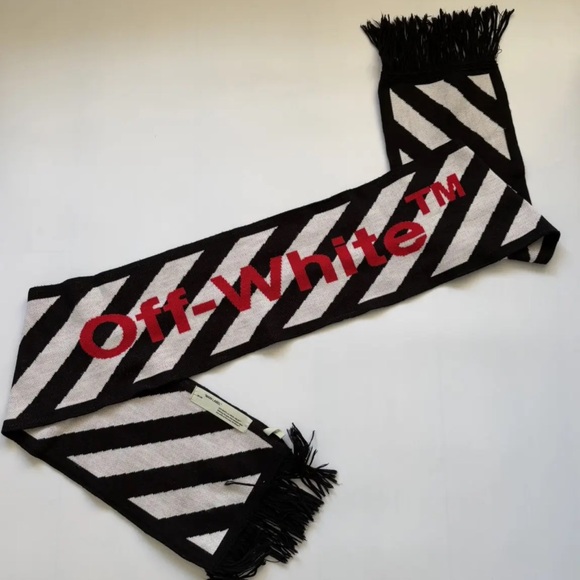 Off-White Chevron Scarf with Red Logo - Picture 4 of 5